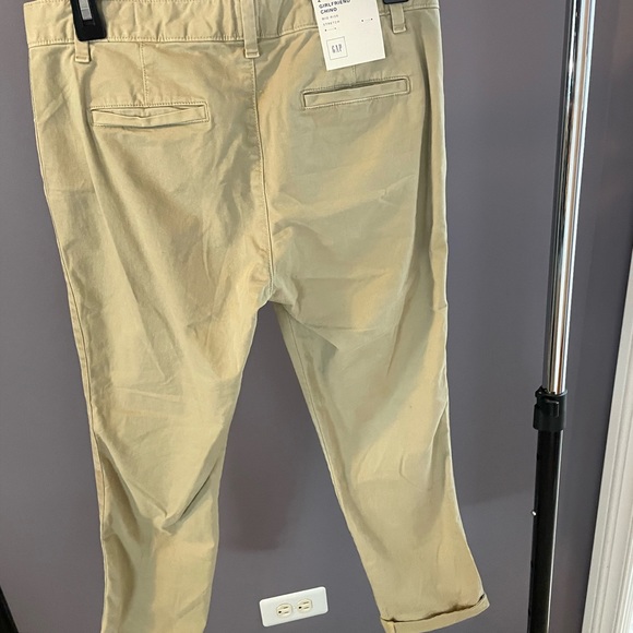 Girlfriend chinos Gap- Size: 2 NWT - Picture 2 of 3